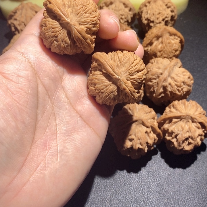 文玩核桃吊坠南疆