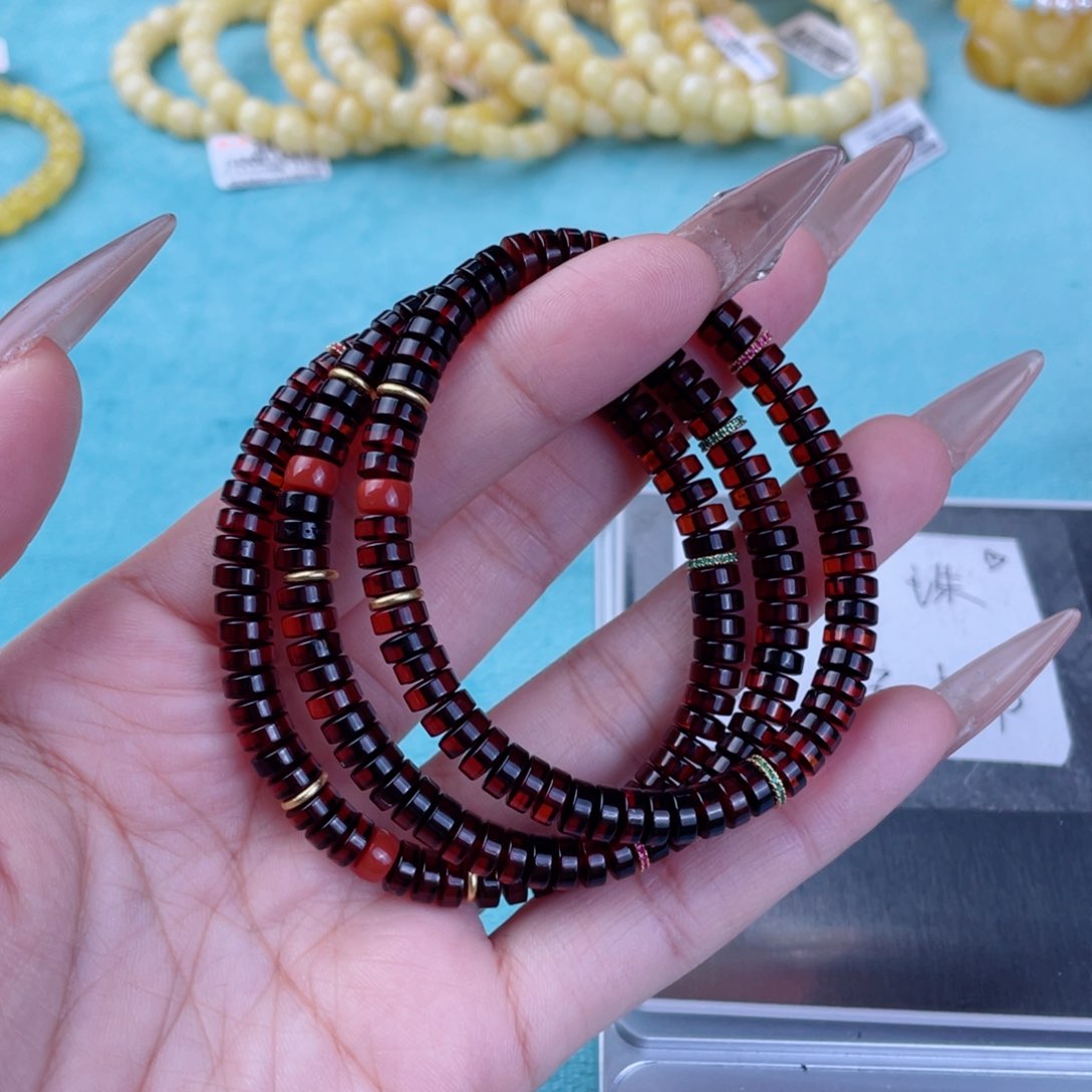 蜜蜡裸石未镶嵌血珀多样性发其中一个