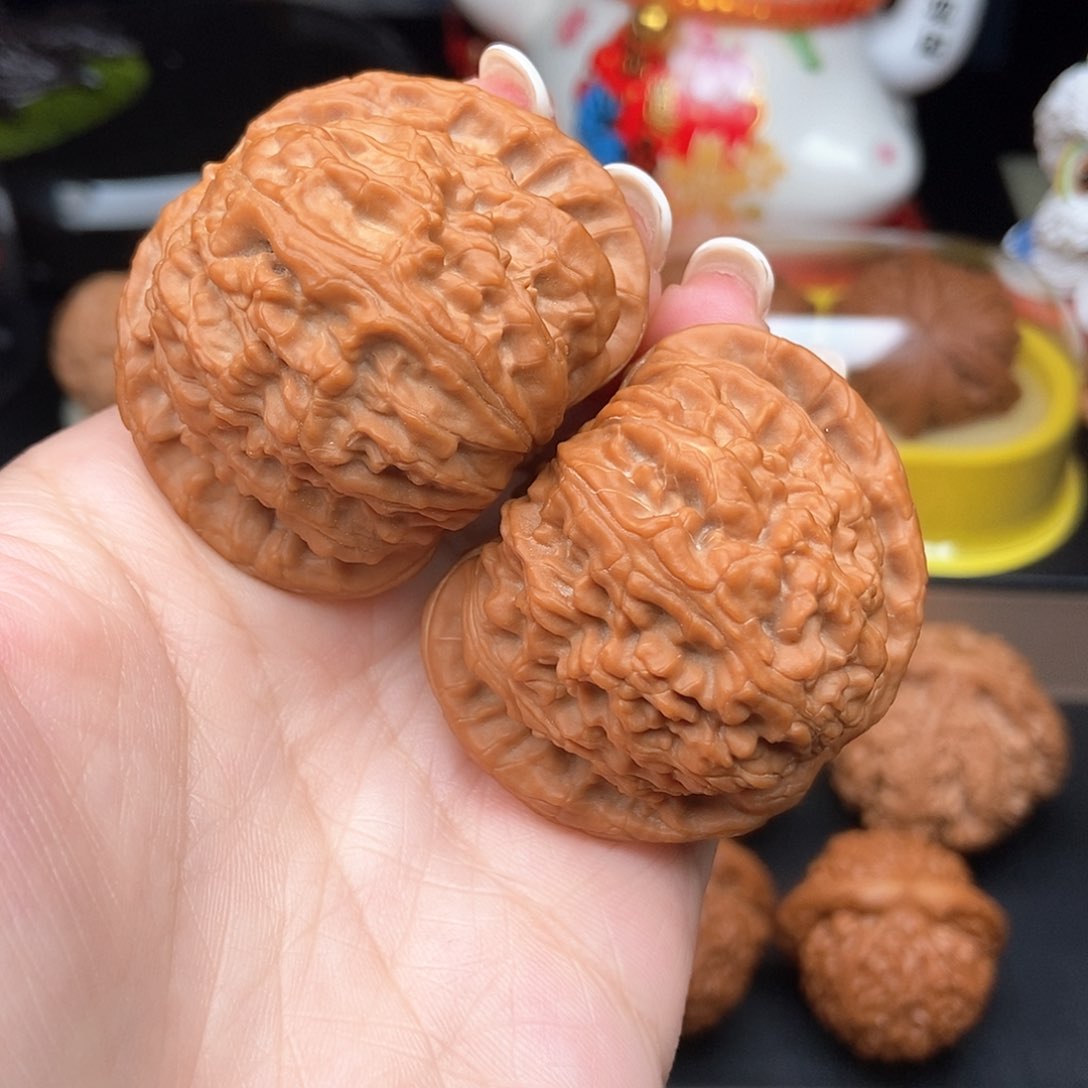 文玩核桃吊坠45.5白狮子