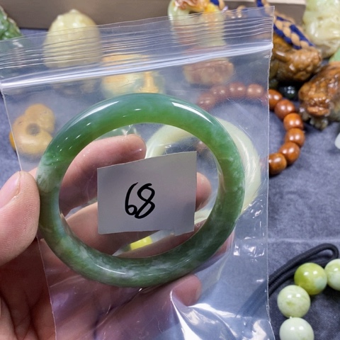 未镶嵌蛇纹石玉手链闲*