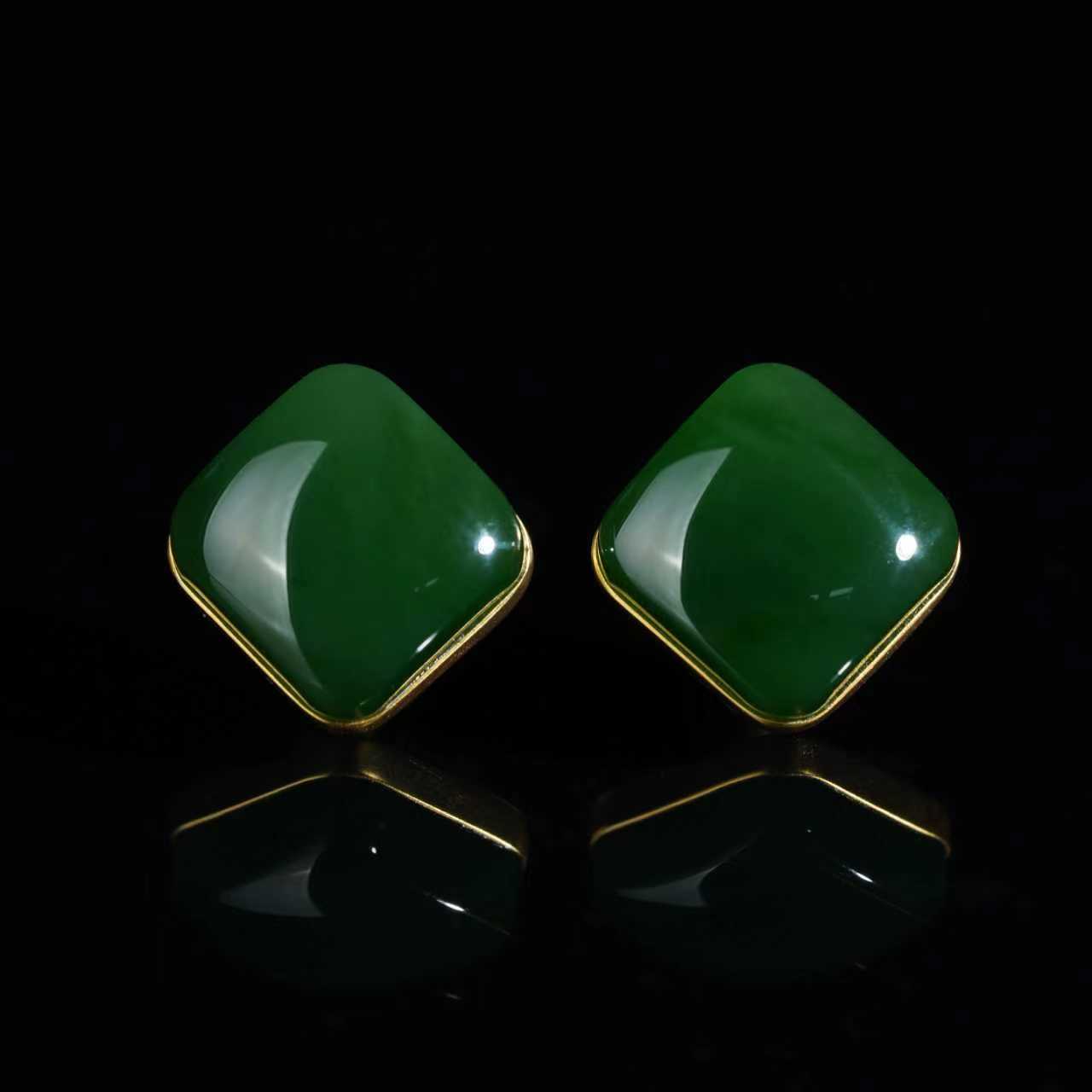 【慧子臻选】18k金和田玉老料菠菜绿方形耳饰 D45