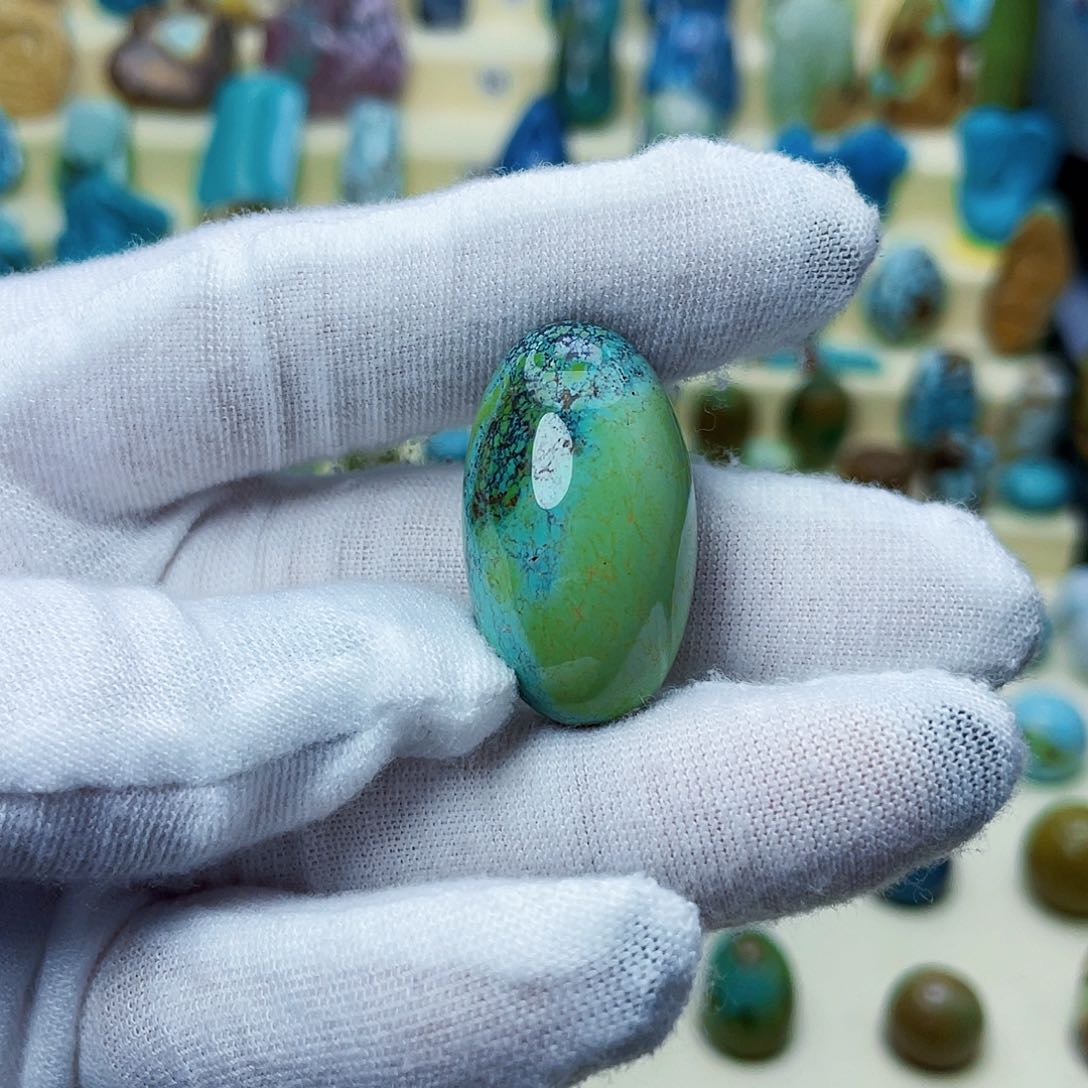 绿松石颈饰未镶嵌