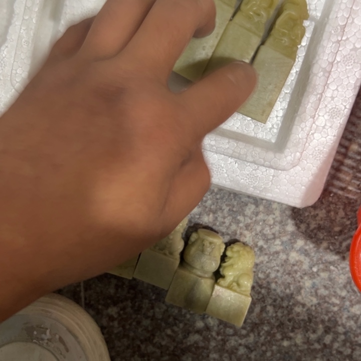 小***伍青田石是干净利落快乐哈哈