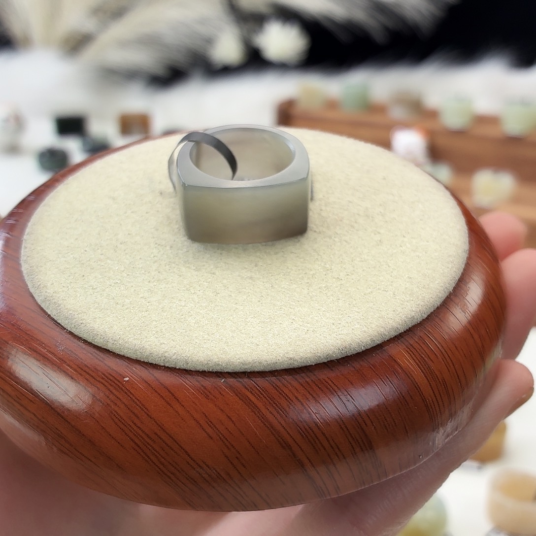 和田玉未镶嵌戒指灰紫马鞍17.16mmj112