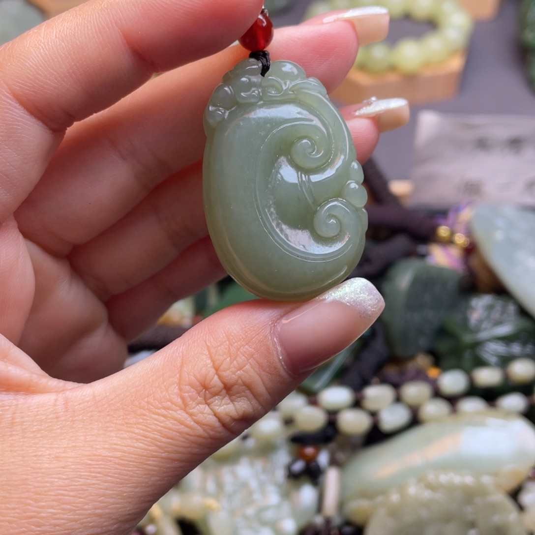 和田玉颈饰未镶嵌