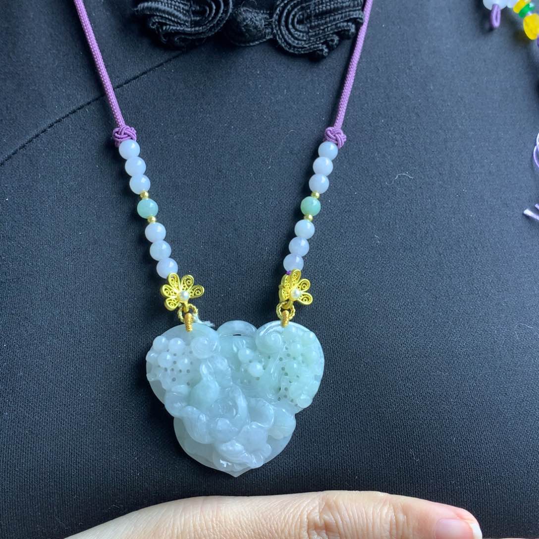 翡翠颈饰未镶嵌翡翠