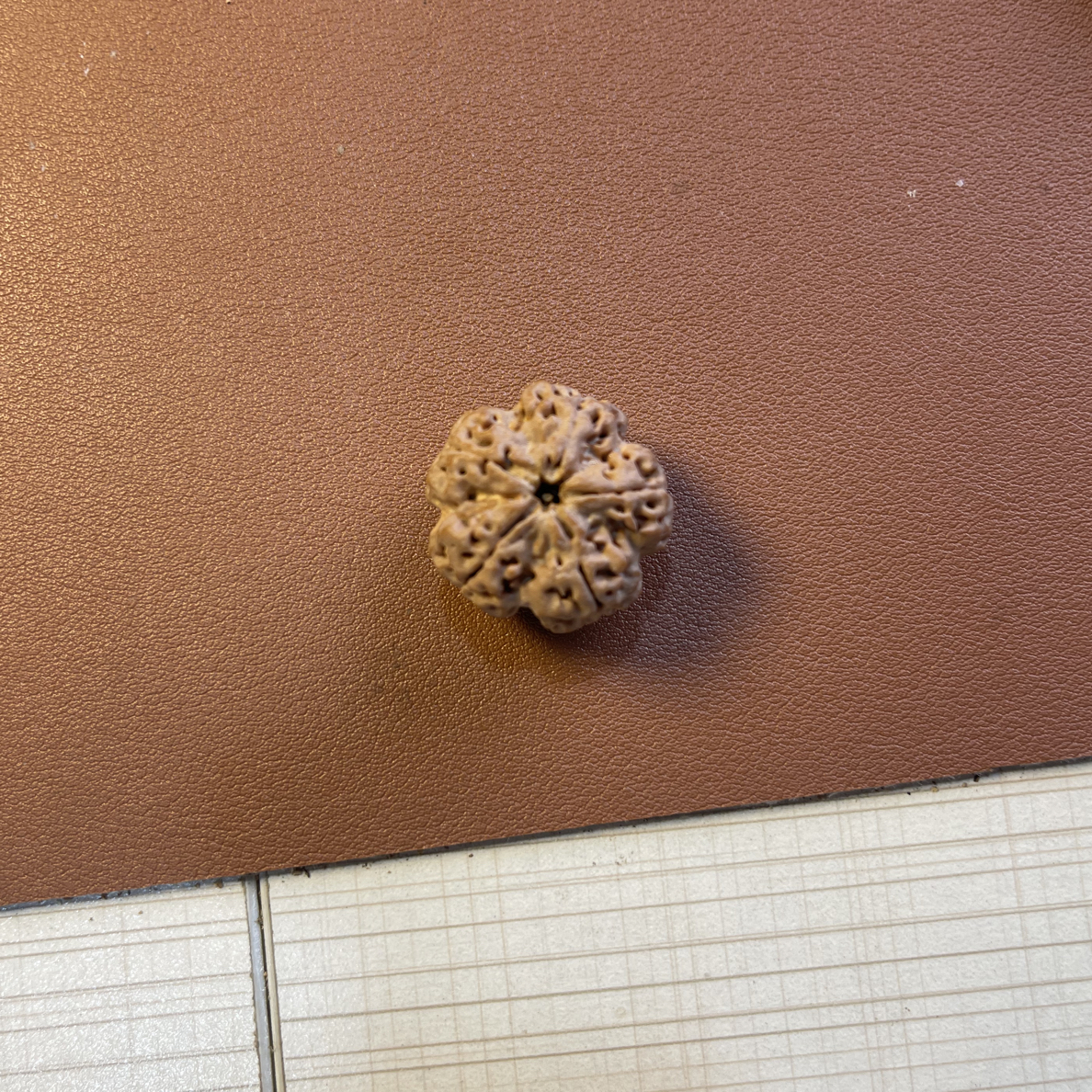 磨盘金刚菩提梅花平头平尾双龙爆肉文玩手串