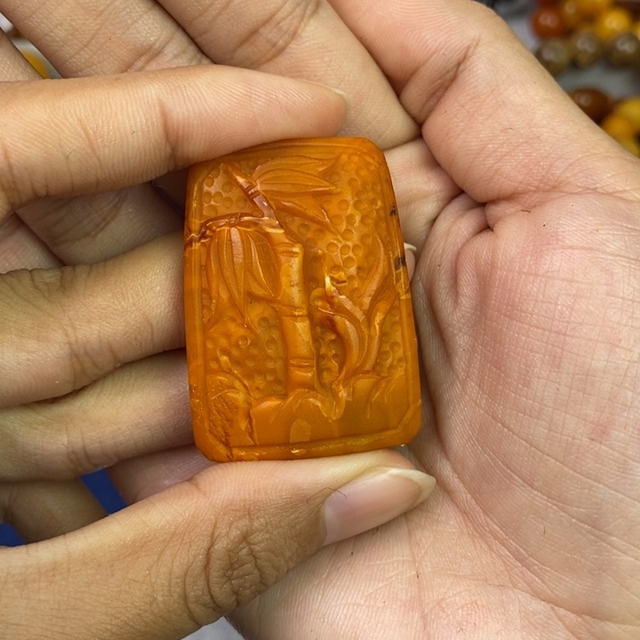 琥珀珠宝奇石未镶嵌