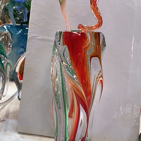 琉璃花瓶高45厘米宽9厘米