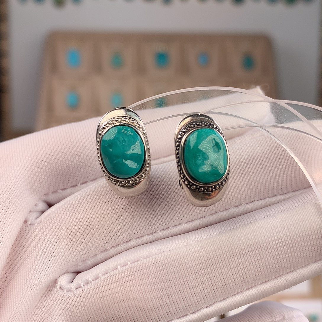 绿松石未镶嵌耳饰