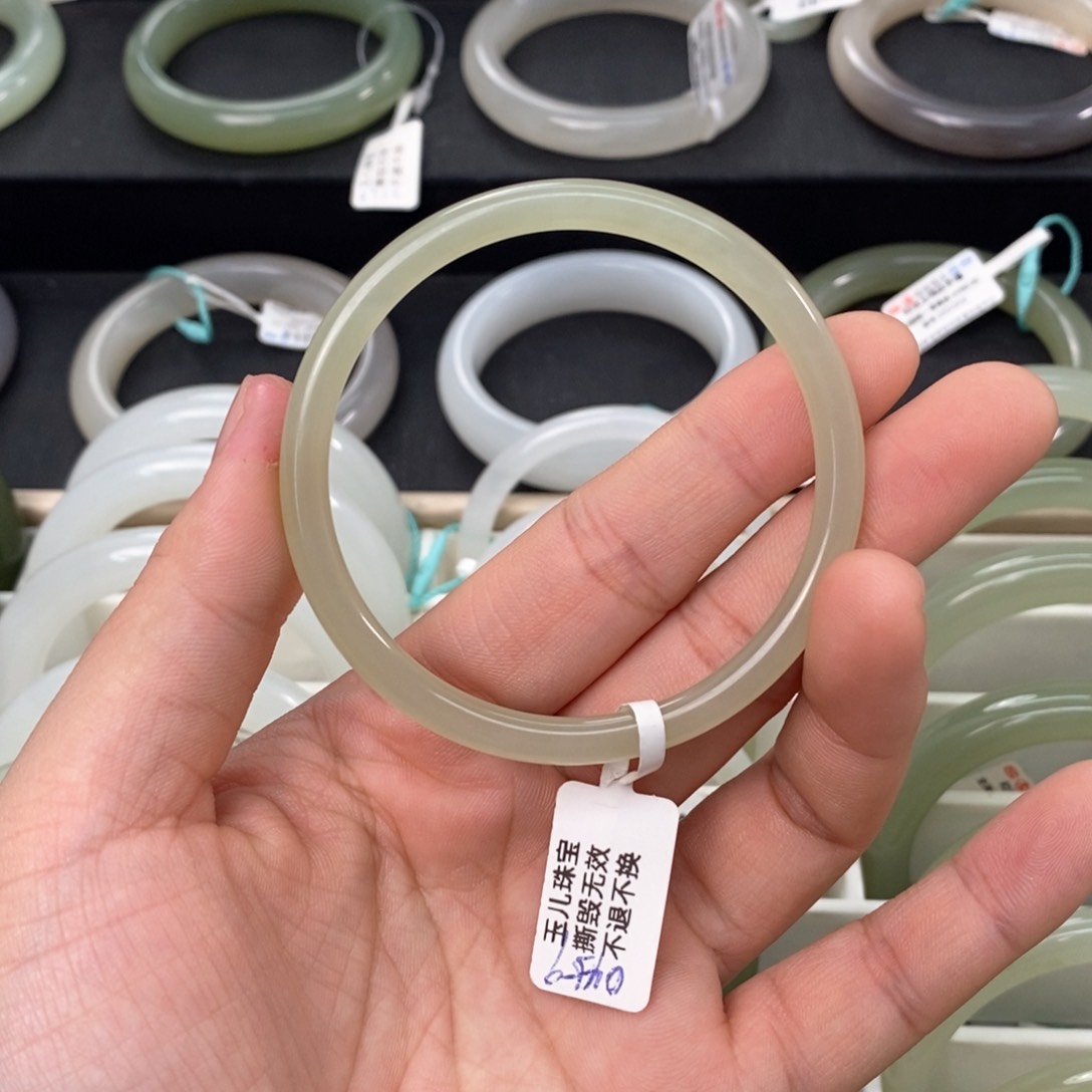 和田玉手镯未镶嵌56