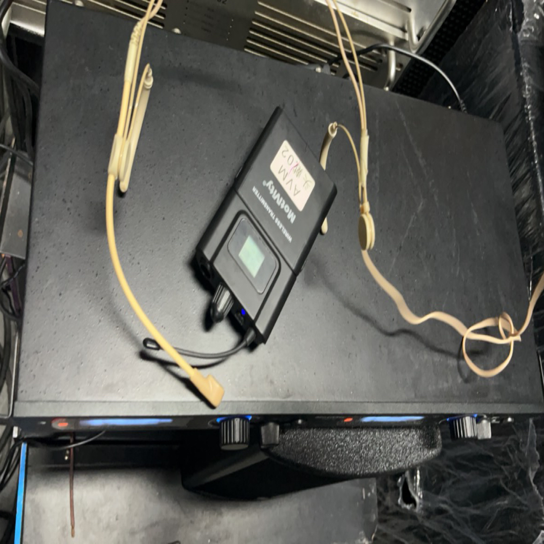 K T V卡拉ok无线话筒一套，不包邮