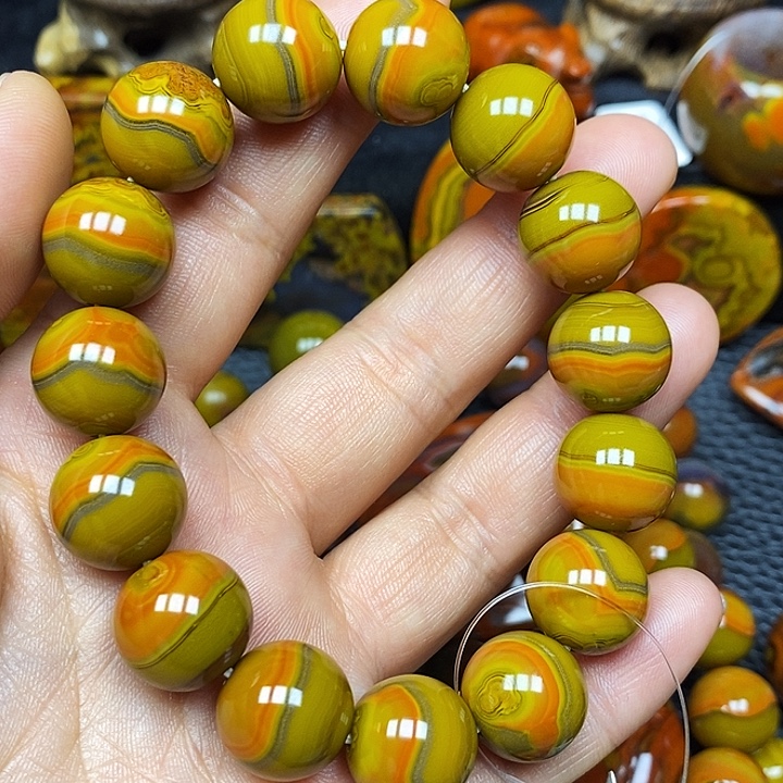 昊***鹏玛瑙/玉髓未镶嵌颈饰