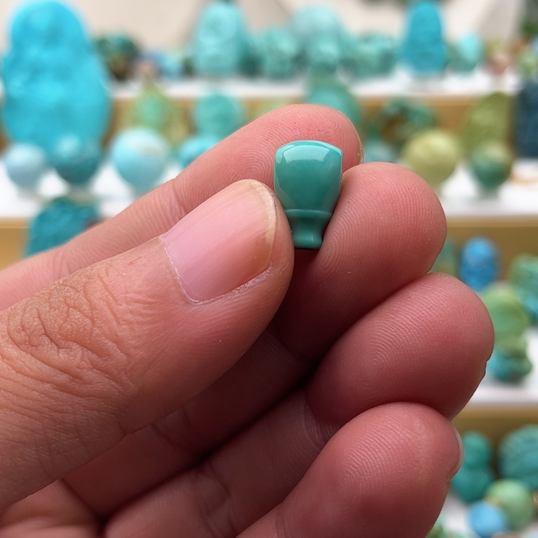 堃****绿松石未镶嵌配饰