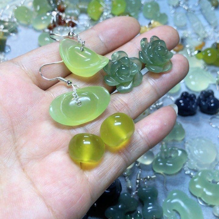 【闪购商品】蛇纹石玉手牌未镶嵌童*