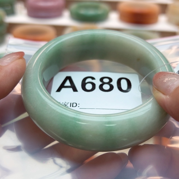 会***会石英岩玉手镯未镶嵌