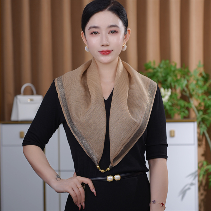 秋季新上市韩版金丝线复古百搭时尚磁扣三角巾围巾丝巾