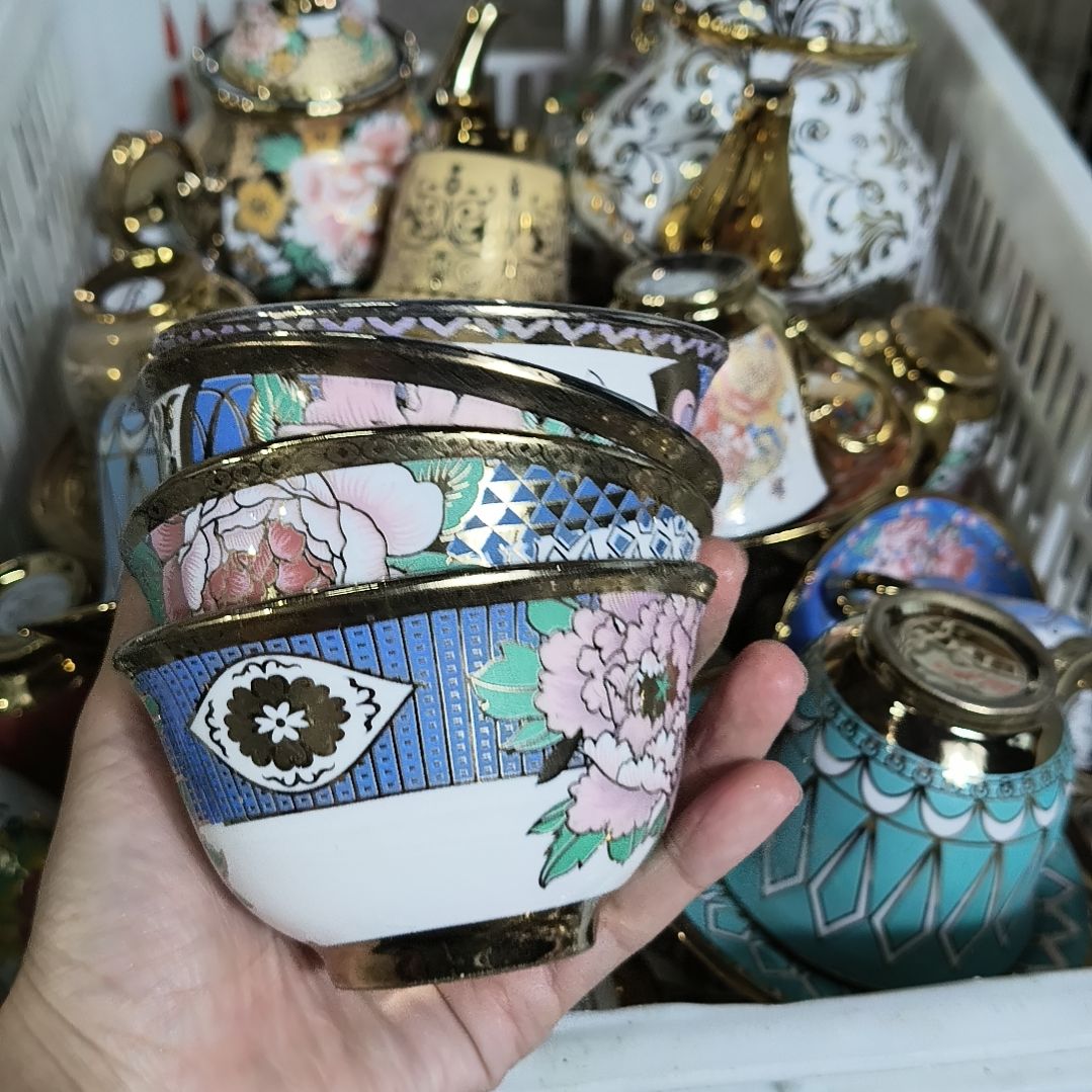 摆件陶瓷瑕疵明显介意勿拍发四个。。。。