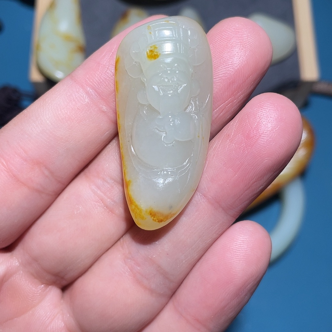 和田玉未镶嵌车挂