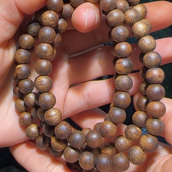 沉香手把件海南老白棋08链子26克+