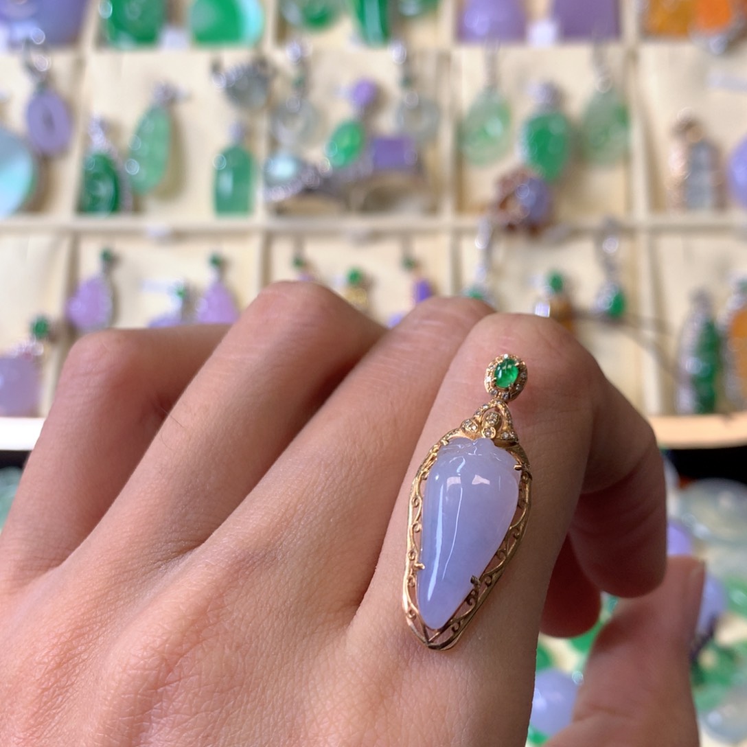 翡翠颈饰18K金镶嵌吊坠