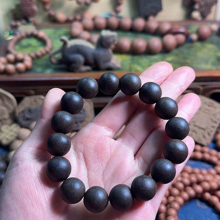 春月蝴蝶古方1.2珠微瑕单圈