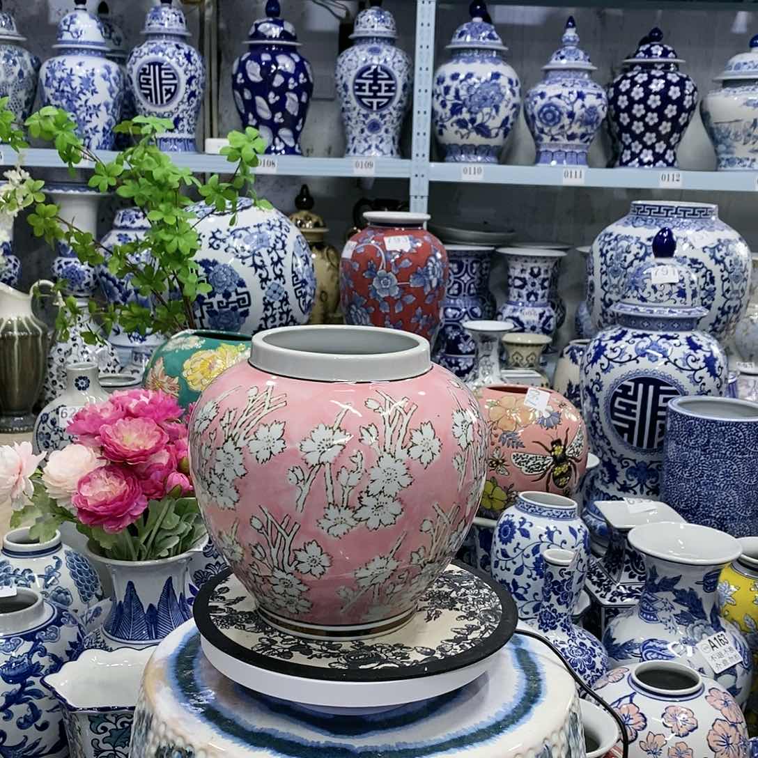 【闪购商品】摆件大肚瓶瓷器摆件………………………………