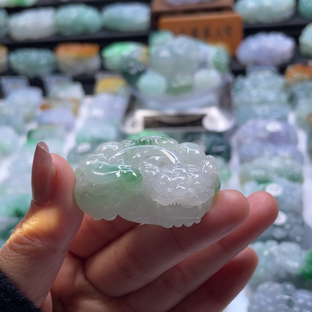 翡翠颈饰未镶嵌貔貅