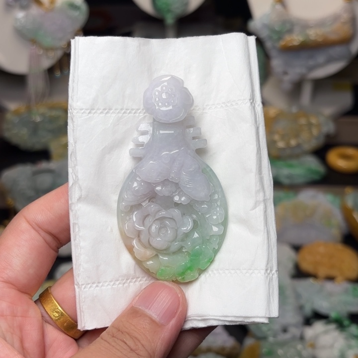 翡翠未镶嵌颈饰吊坠