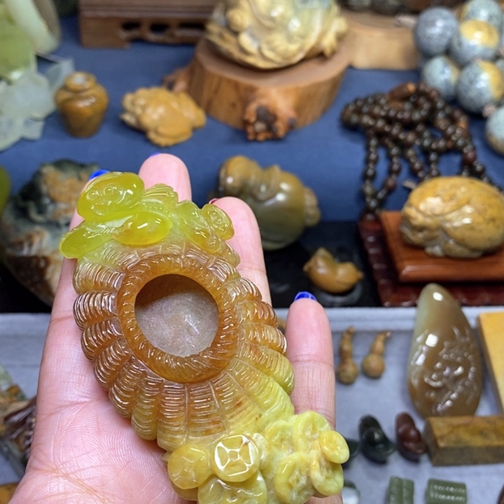 蛇纹石玉把件未镶嵌