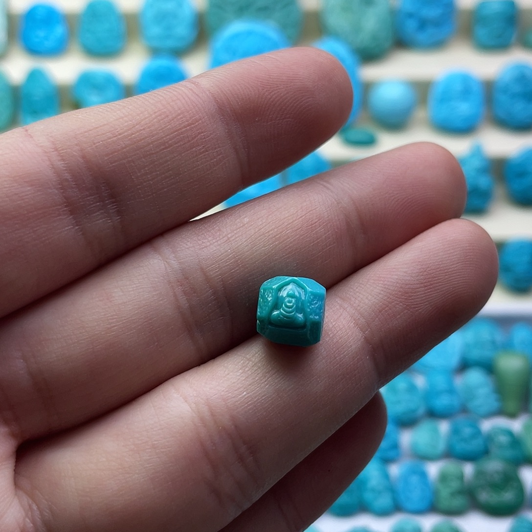 绿松石未镶嵌颈饰