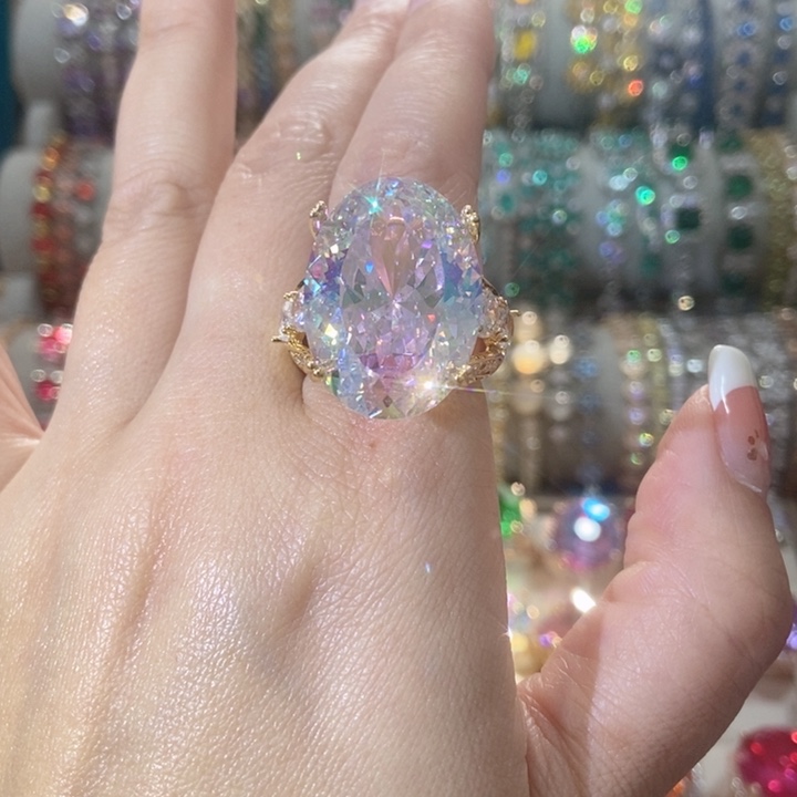 66锆石（处理）戒指