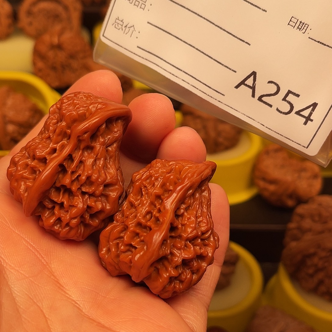 文玩核桃吊坠企鹅