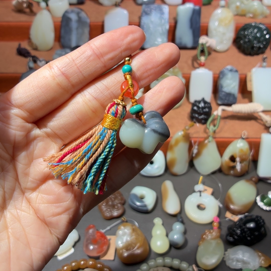 和田玉未镶嵌颈饰