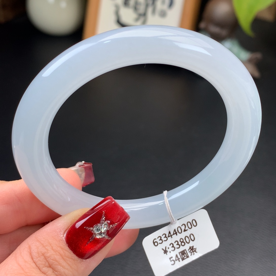 翡翠手镯未镶嵌白胶条手镯