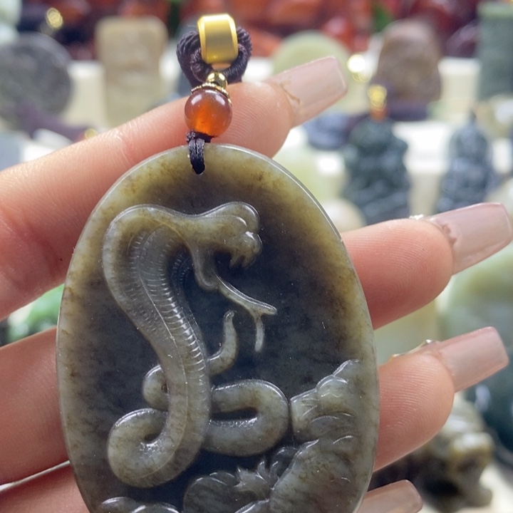 和田玉颈饰未镶嵌