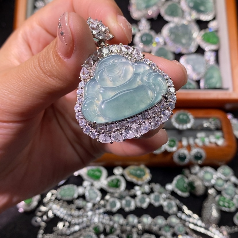 【闪购商品】翡翠颈饰未镶嵌天然