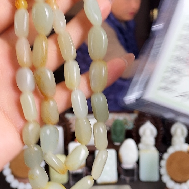 和田玉未镶嵌颈饰定制发货