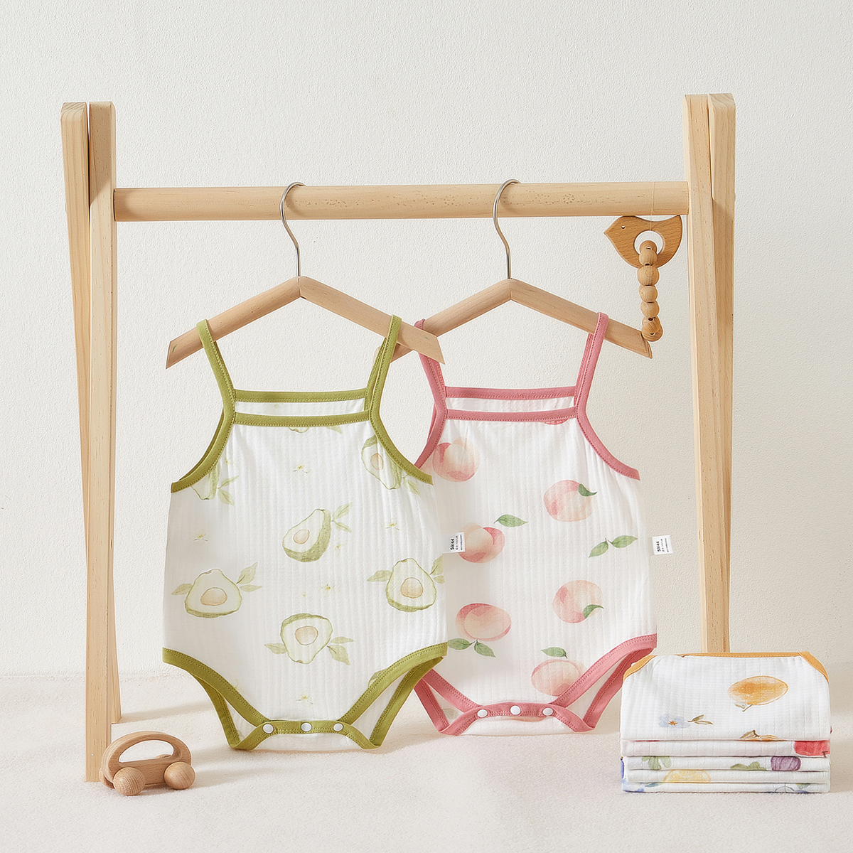  婴儿夏款衣服宝宝水果吊带婴儿衣服夏季薄款婴儿宝宝分体衣无骨