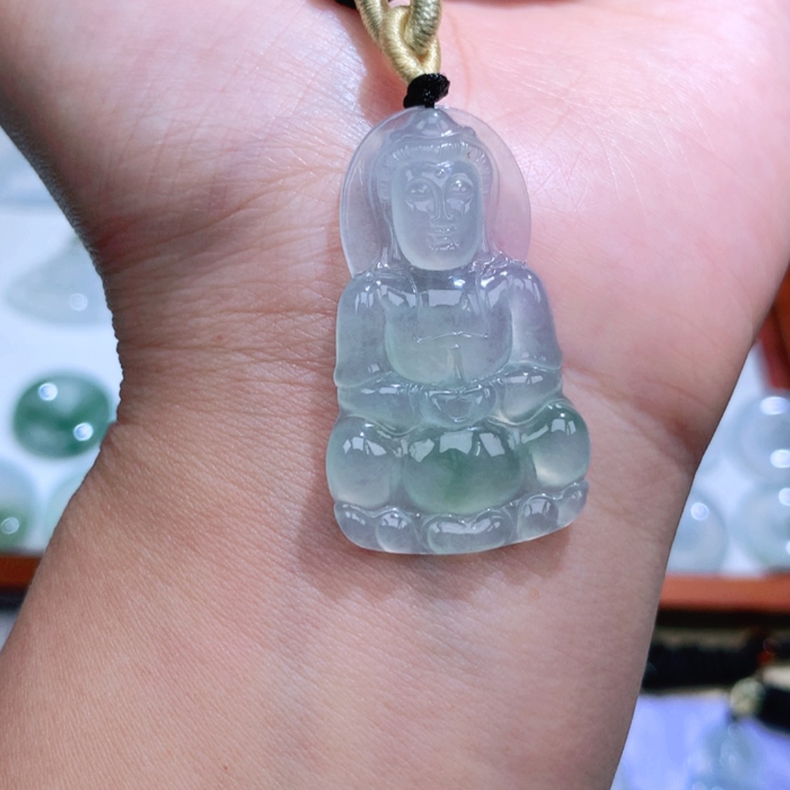 【闪购商品】翡翠颈饰未镶嵌观音