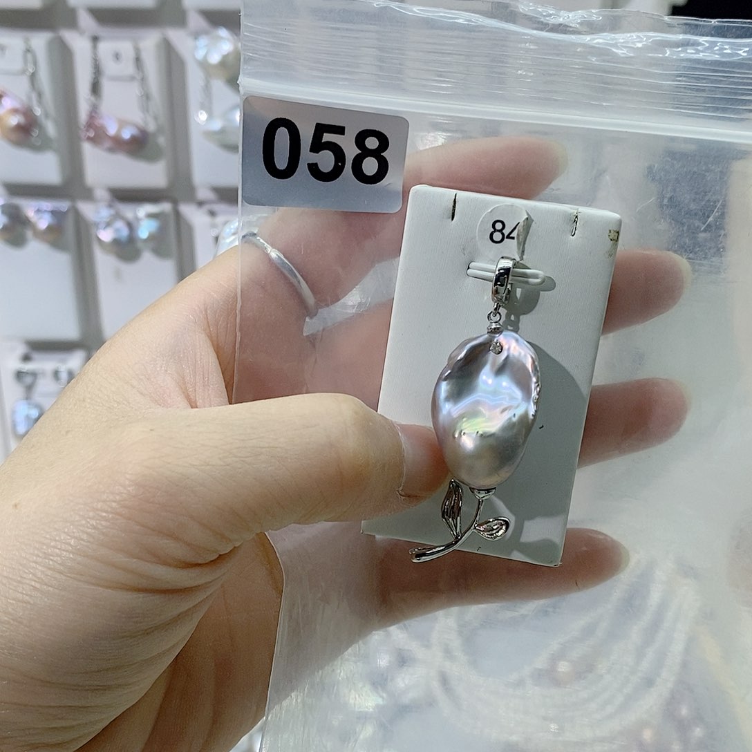 淡水珍珠合金颈饰