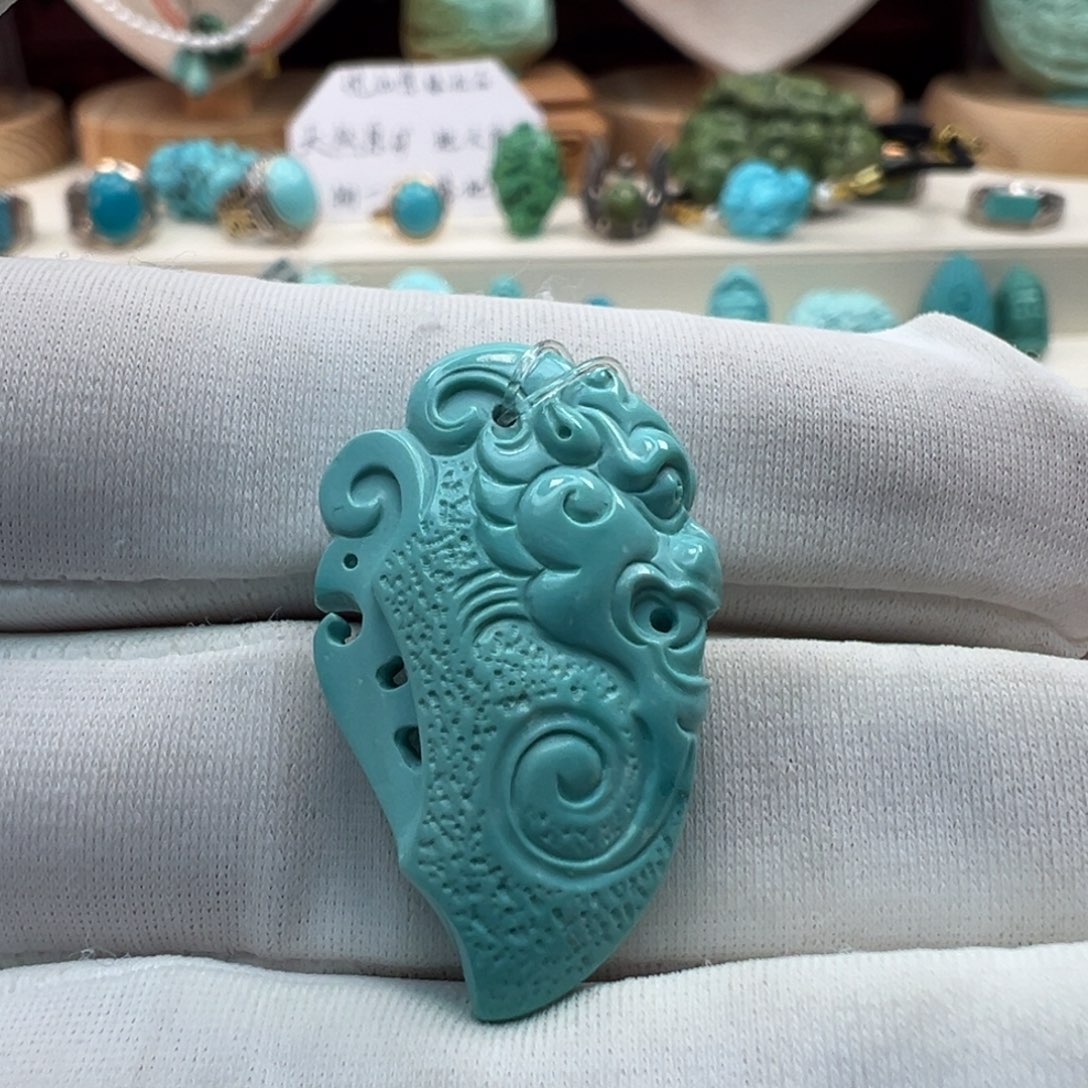 绿松石未镶嵌珠宝奇石