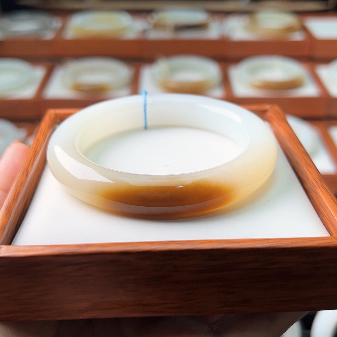 和田玉手镯未镶嵌57