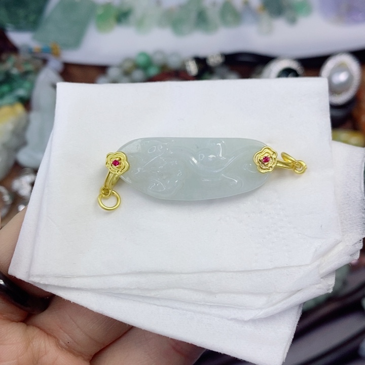 翡翠吊坠(不含链)足铂镶嵌