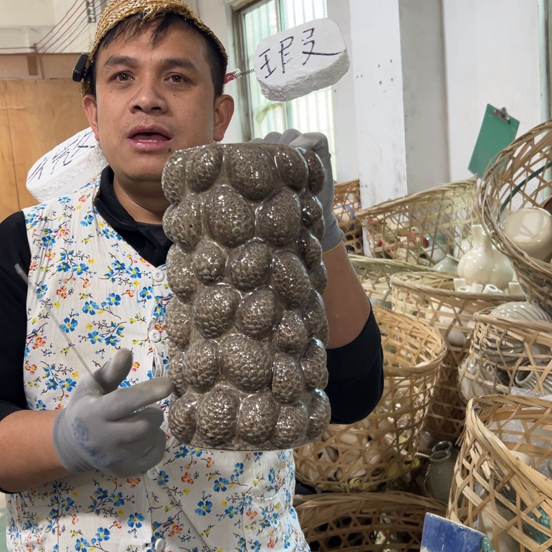 摆件88 号高中低温陶瓷瓶（部分微瑕）