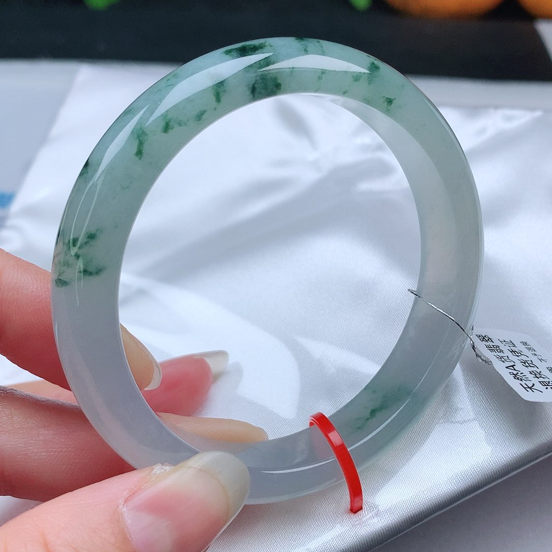 翡翠手镯未镶嵌57+圈