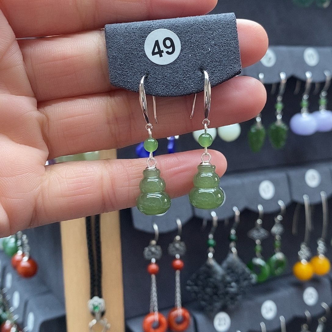 我***姐和田玉银S925镶嵌耳饰