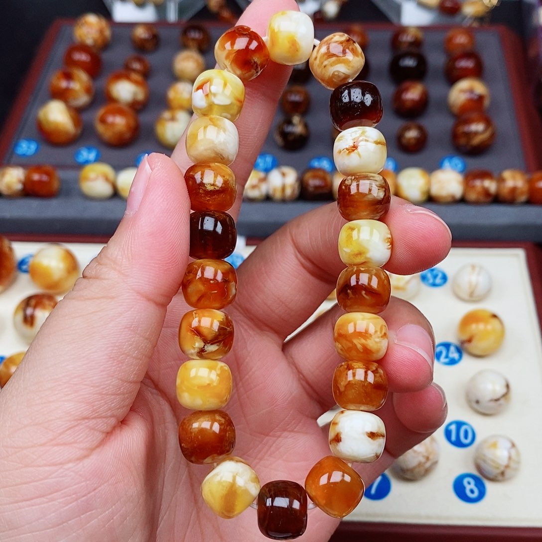 未镶嵌蜜蜡裸石蜜蜡