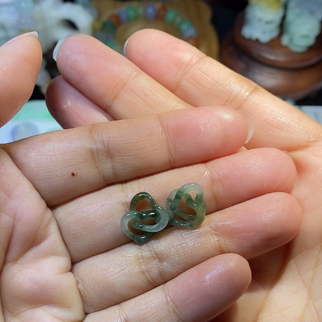 定制翡翠未镶嵌爱心环环扣