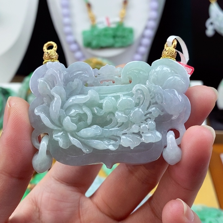 翡翠颈饰未镶嵌翡翠吊坠